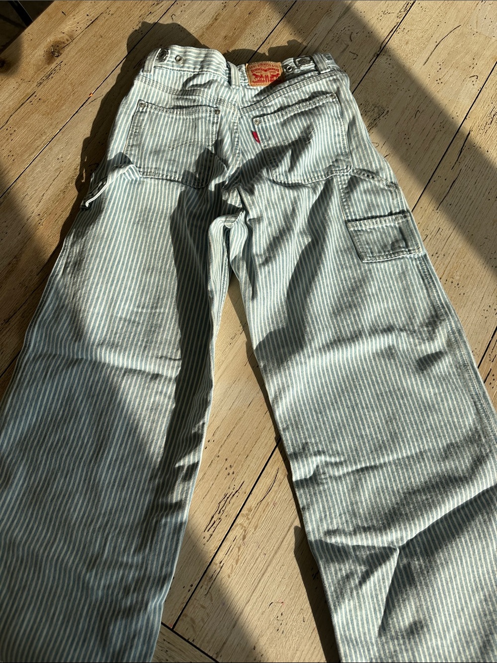 Levi's High-Rise Cinch Baggy Wide-Leg Jeans - Light Blue & White Stripes - Picture 6 of 10
